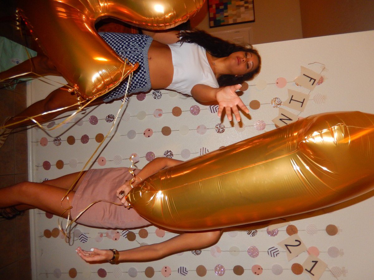 bigred8o8's tweet image. Just cause you have a picture wall doesn't mean you become automatically photogenic 🙃🙃