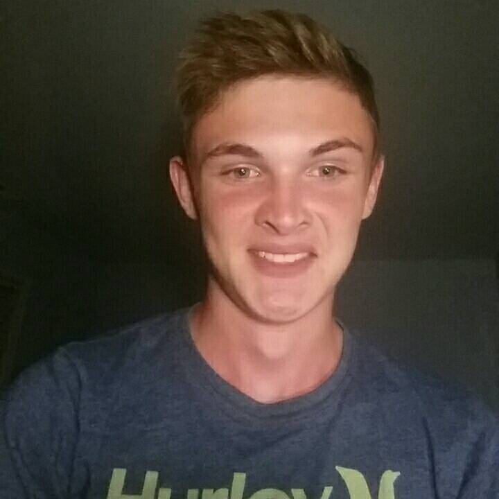nickbowen8's tweet photo. ✨😄#Makemesmile.Come chat with me #liveme #livemoment#Musictalk #Q&amp;A
https://t.co/pXKKP0QXe1 https://t.co/c10Ha16Zqm