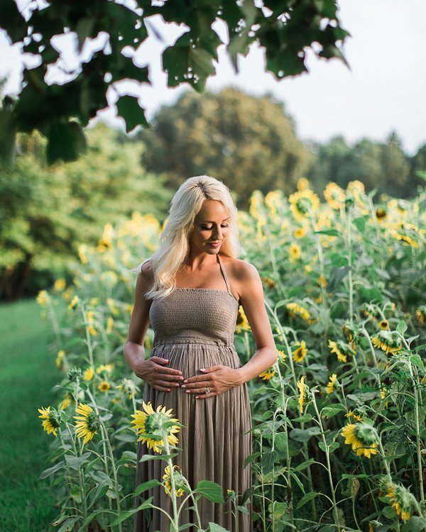 sheaboom's tweet image. Bliss. @brintleycardwell #bysheaphotography #byshea #bysheababies #sunflowers ift.tt/2aldaac