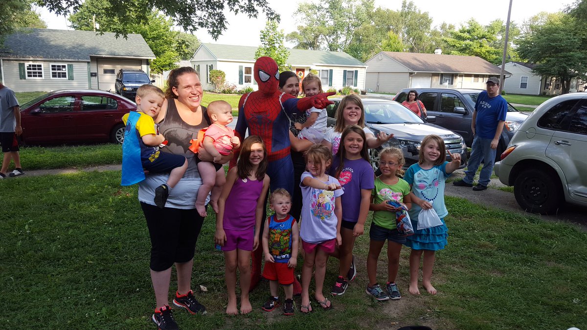 ICAcosplay's tweet photo. Had an awesome time at another birthday party! #marvel #spiderman #birthdaysurprise #causeplayer https://t.co/Ii3uarowOi