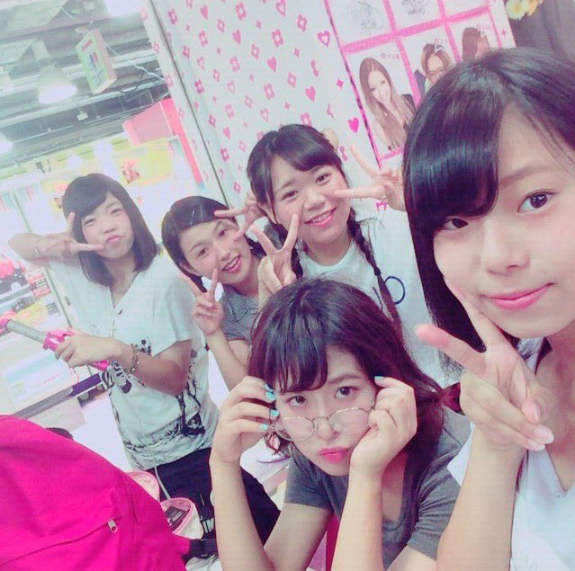 obuthudan's tweet photo. 会いたいな〜〜旅行したいな〜〜
JKってブランドだな〜〜
大好きだな〜〜
去年のオブヲタなつかしいな〜〜
周りの視線痛かったけどたのしかったな〜〜

#大切で最高に大好きな友達
#汚物団 https://t.co/g2cK7Jyehx