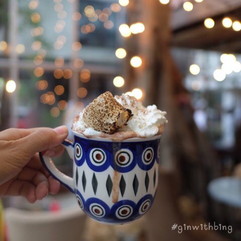 aroii's tweet image. #รีวิว ร้าน Sundays เป็นร้านที่มีการดัดแปลงตัวบ้านให้เป็นร้านคาเฟ่ตกแต่งสวยๆ
&amp;gt;ginwithbing 
aroii.tv/sundays