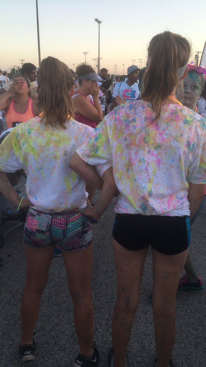 averyb2_'s tweet image. #colorbuzz 💚💙💛💜💗