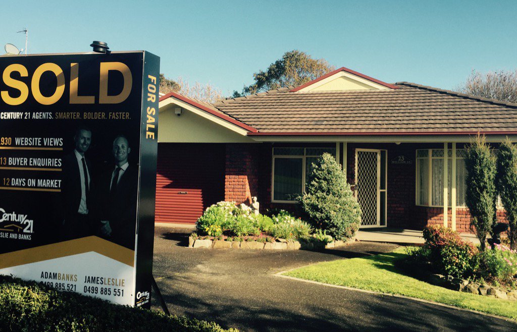 AdamBanks14's tweet image. Another property SOLD by my great team. 23 William Street Devonport sold in only 12 days.