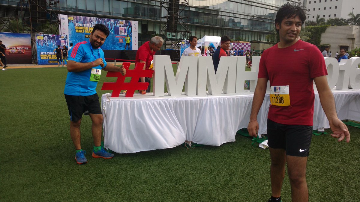 dineshkbadlani's tweet photo. #MMHM2016 @jeeturaaj @RadioMirchi
#FirstMarathon.. #funsunday https://t.co/ACyyextHwe