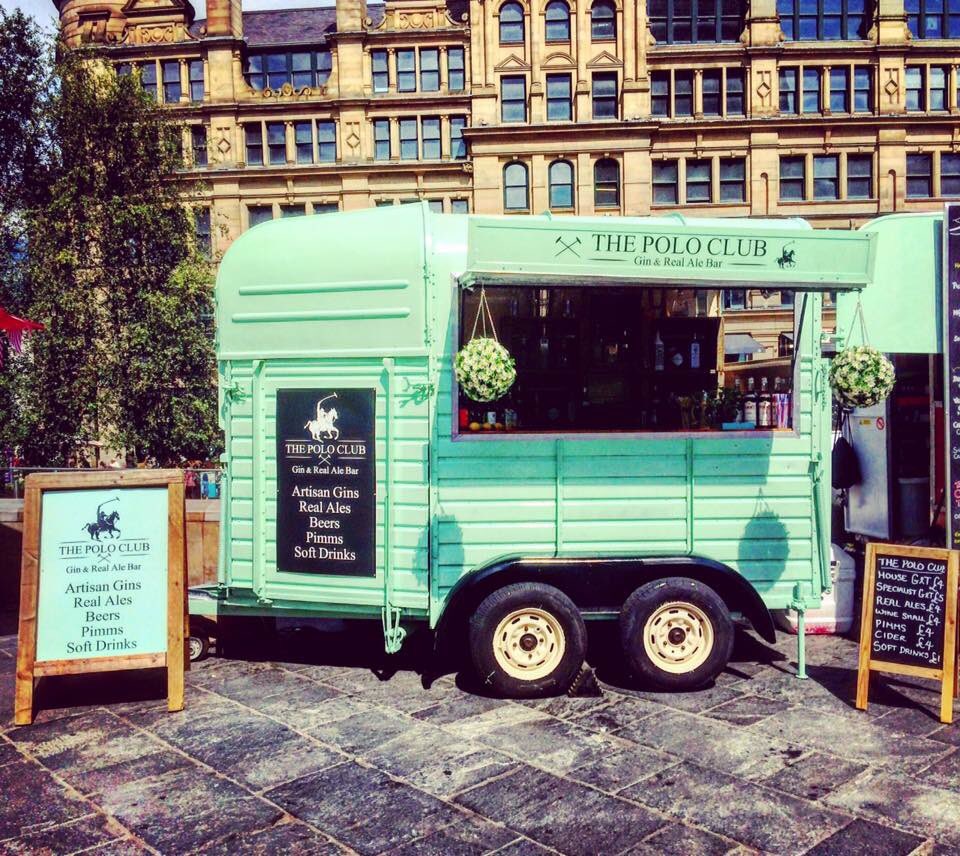 ThePoloClubBar's tweet photo. Hands up in the air 🙌🙌 find us at #westdidsbury @_makersmarket #gin #ale today's special @ForestGin https://t.co/yyPqHez86b