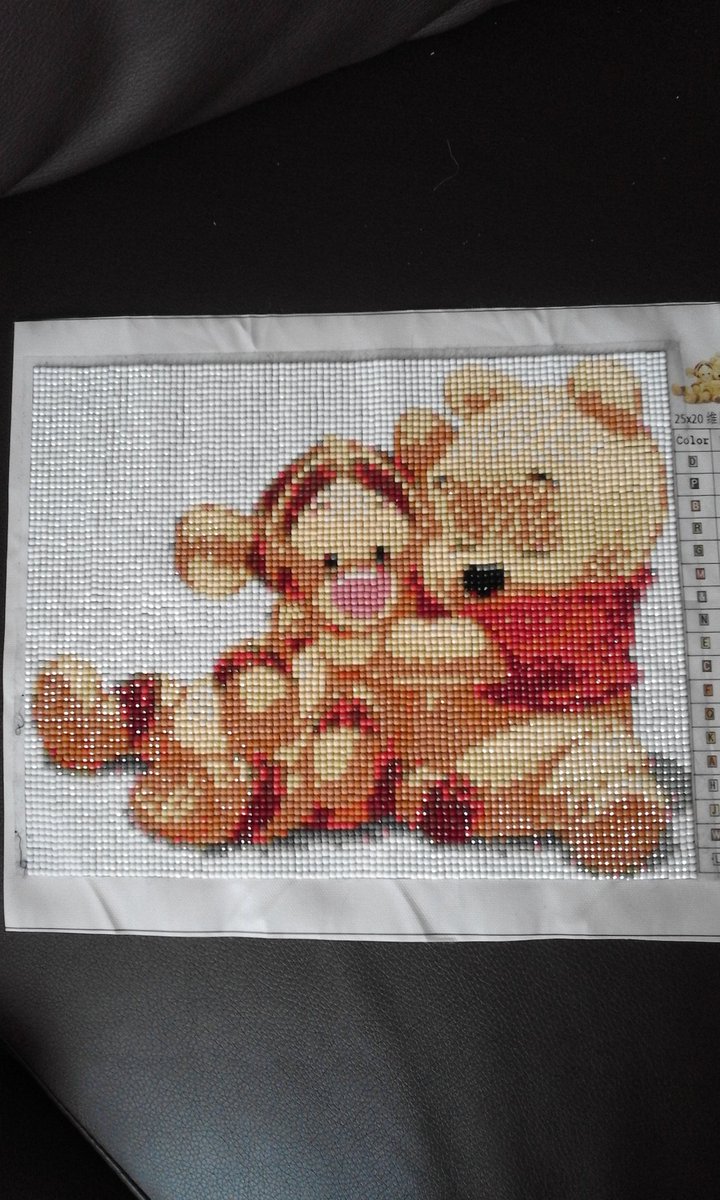 Schilderij voor de babykamer af. Soort schilderen op nummer maar dan met steentjes plakken. #diamondpainting