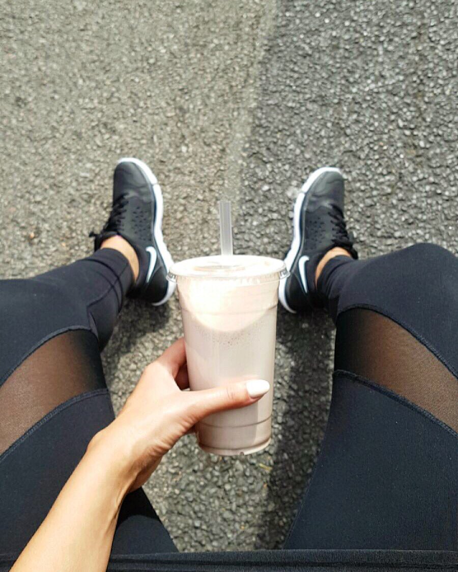 letschargeup's tweet photo. Gym wear can't be this cool without a well needed Protein Blast💪 @ozinfashion 
#letschargeup #chargeupnutrition https://t.co/iZ2XoqubRm