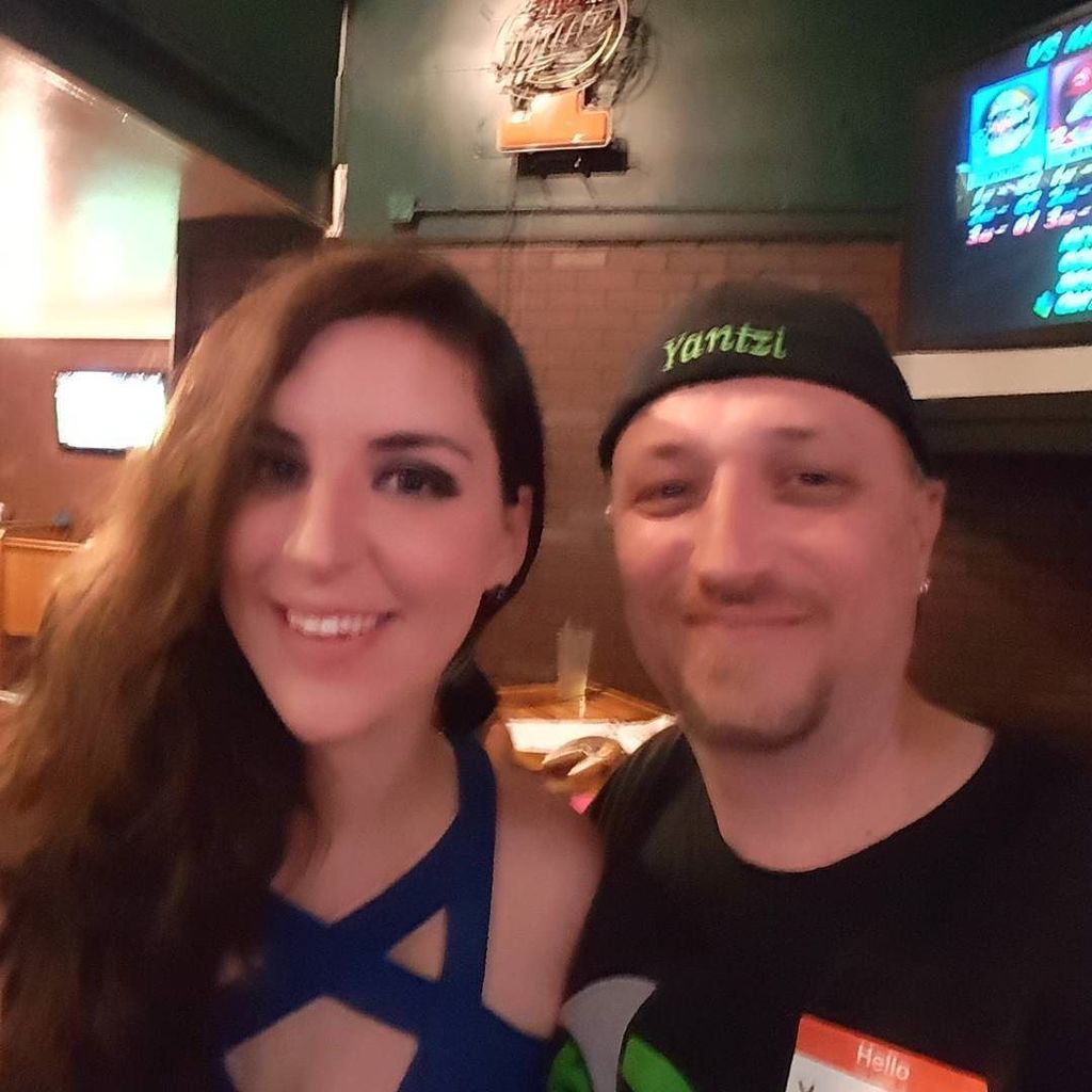 yantzi_'s tweet photo. Me & the hostess, @thesilverfoxe. She did an amazing job! #twitchstlmeetup https://t.co/rRsp13JKGG