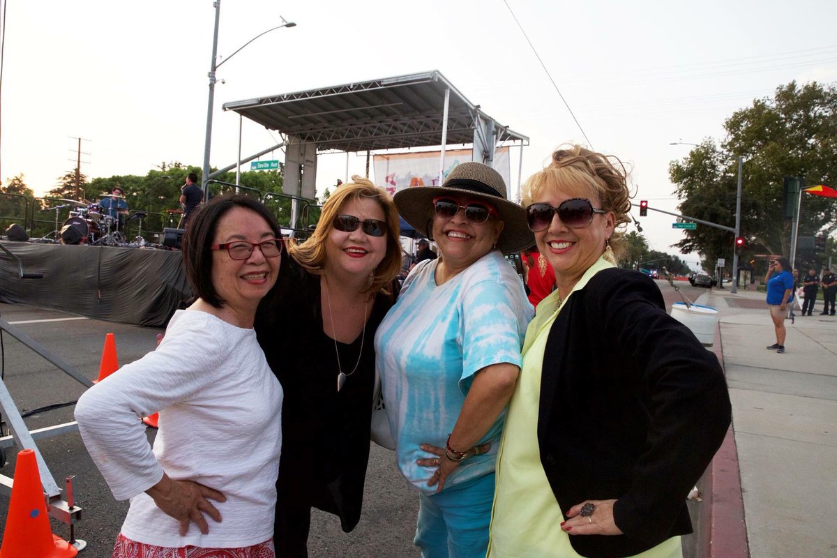 BarBaraLChavez's tweet photo. Busy day!  Got 2 attend #SunsetonSierra and see so many families that are excited for school to begin!  #Chavez4FUSD https://t.co/FxDry4tAwo