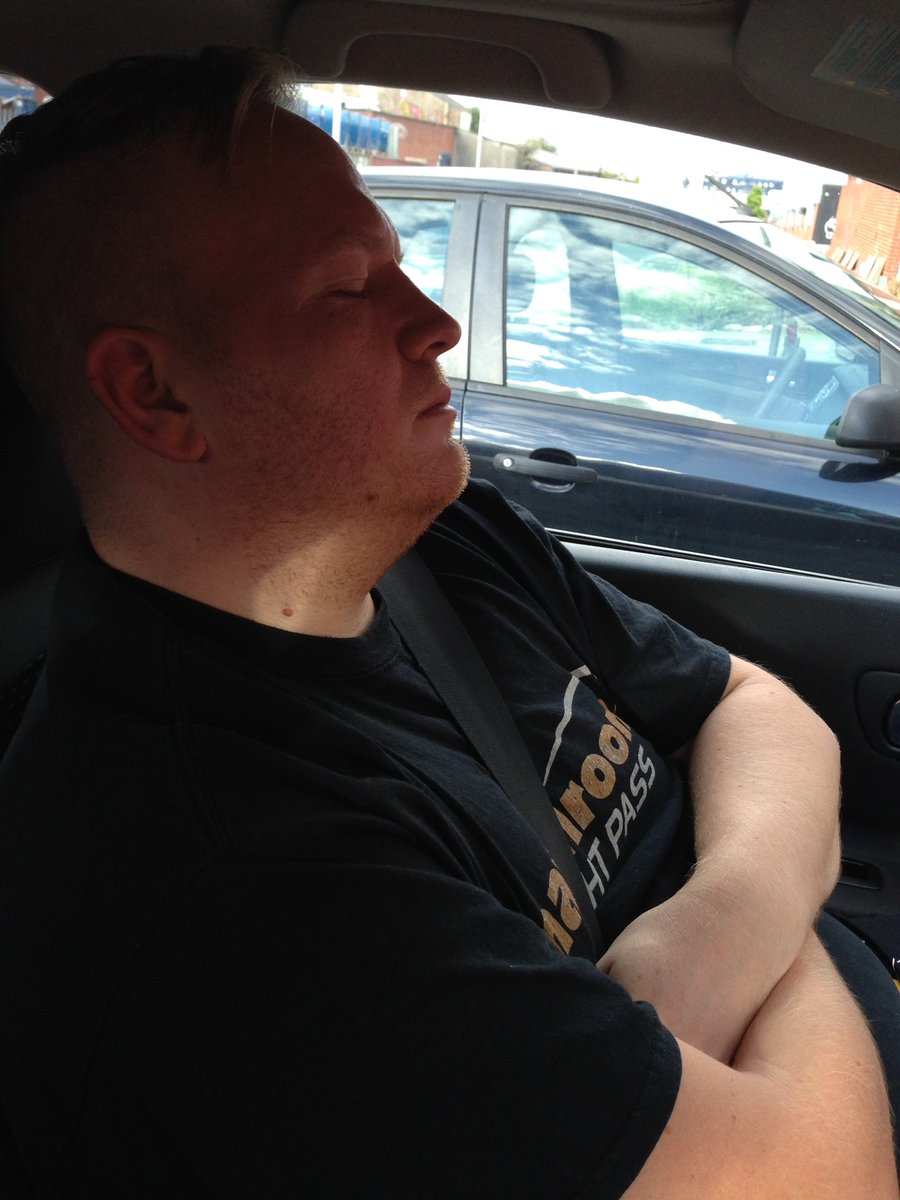 Xtreme_Adam's tweet photo. @TomFarrell89 I'm afraid @Claymakerbigsi isn't looking too motivated this morning....at least he won't be dancing 👌 https://t.co/RmCBxyXkZO