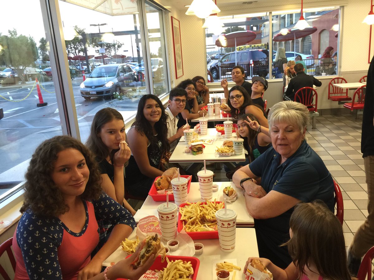 pass_interact's tweet photo. #passinteract #district5330 #interact good times tonight π https://t.co/lU1PulAdge