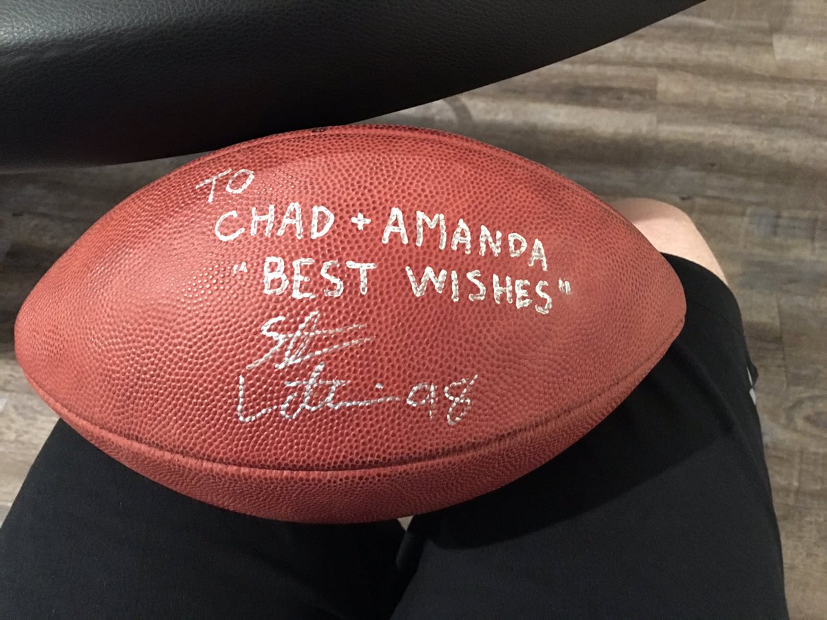 ChadFred's tweet photo. Amazing wedding gift from @BigMollie_Star - you have no idea what this means to us! https://t.co/ST0mLlwcSI