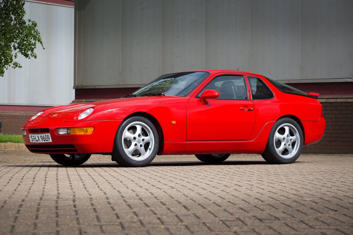 PorscheRetail's tweet photo. NEWS: 🏆 #PorscheGuildford & @PPS_Farnham are the overall winners of the 2016 #PorscheClassicGB @Silverclassic #968CS https://t.co/GAZnURcKdB