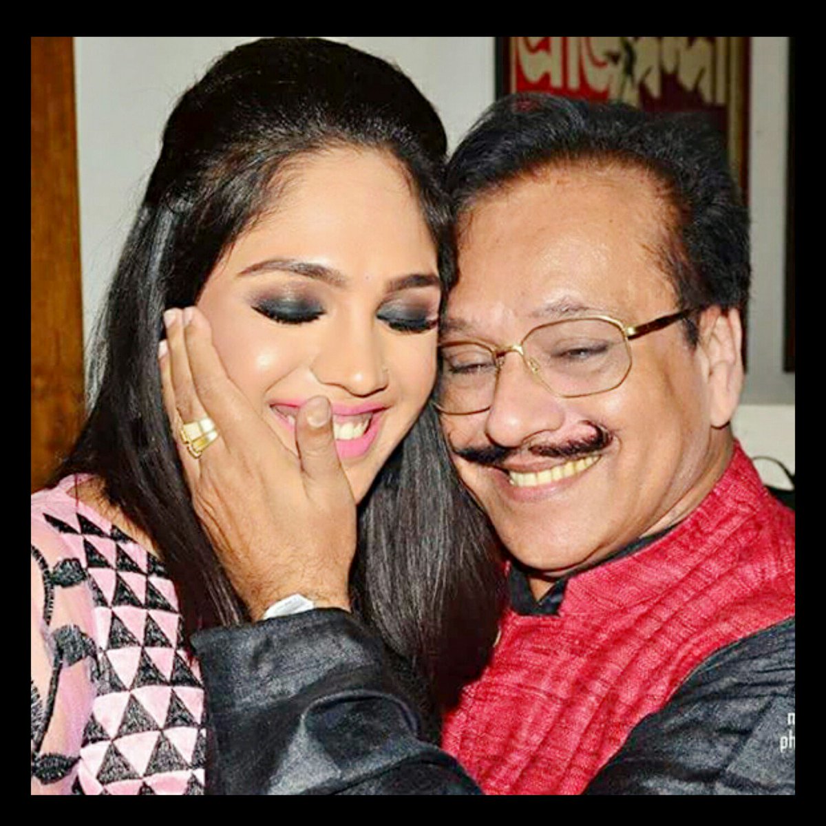 Mumtazmagic1's tweet photo. I dnt knw hw to live up 2 ur expectations..but I'm trying..achieving it wud b my gift 2 u.. Happy Bday my genie! 😙❤🎂 https://t.co/RbTlKFWOWK