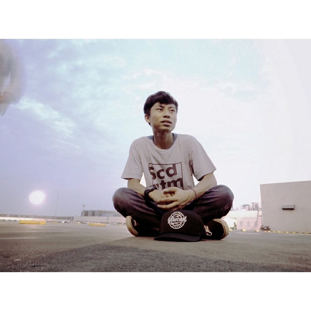 iferdiansyah94's tweet photo. #gayabebas #isengiseng #maincantik https://t.co/D5MVWbQ9xR