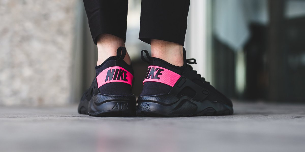 nike air huarache black pink cheap online