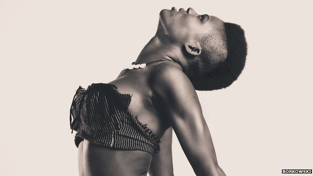 bbcworldservice's tweet photo. Ghanaian singer @Wiyaala is using music to raise awareness of child marriage 📻 https://t.co/7pseYgGiJa https://t.co/QE9RUbhD24