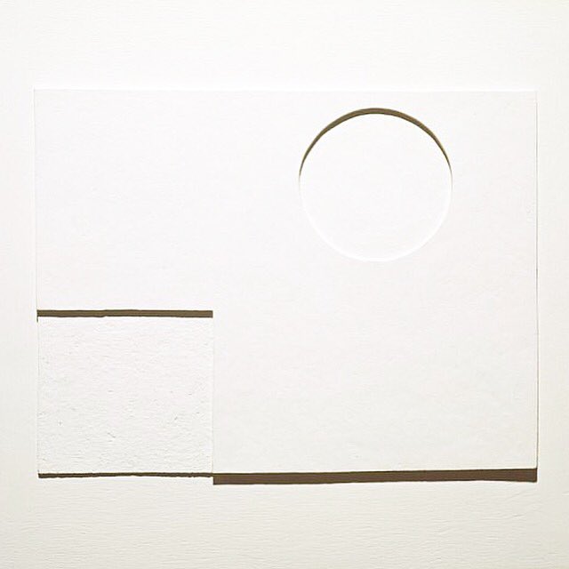 horseboxgallery's tweet photo. 1932 Nicholson's first relief #abstract  #modernism #white #pure https://t.co/NaW15ZpaFv