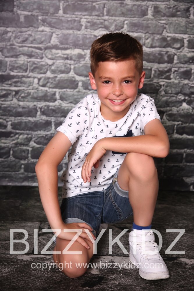 BizzyAgency's tweet photo. Oliver looking awesome at his #photoshoot. #bizzykidzagency #tinytotstalent #cooldude #funtimes #happyboy #model https://t.co/2rU1heNev5