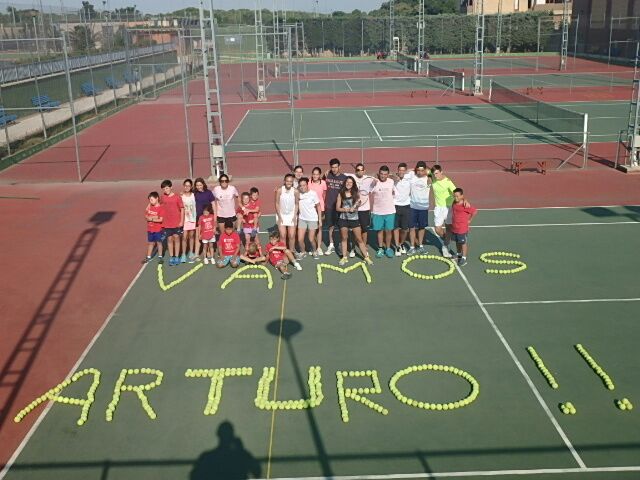 Nuestros chicos del Campus no se olvidan de su monitor Arturo para una pronta recuperación !!!!

#VamosArturo