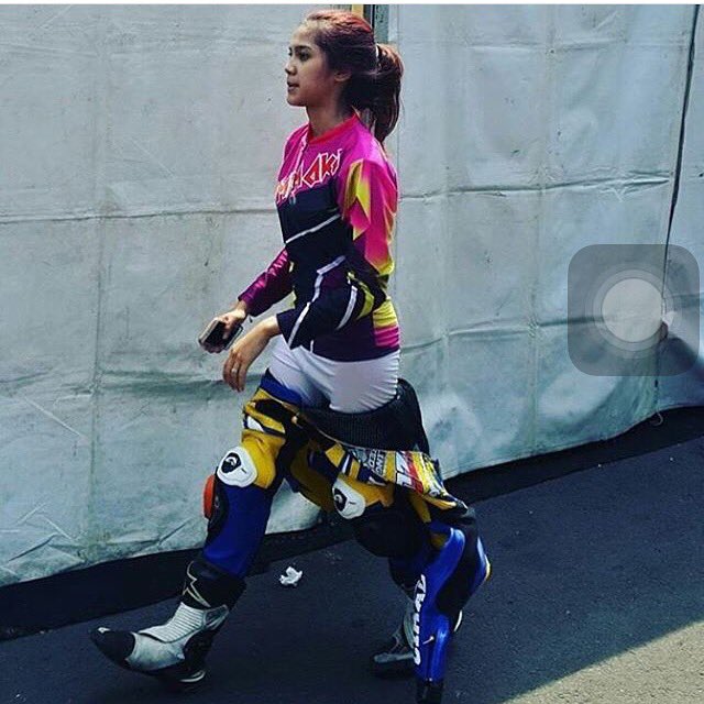 Nggk dapet podium 1 gk masalah..kan syuting terus..bagiku kamu yg terbaik neng 😘😘😘👏🏼👏🏼👏🏼