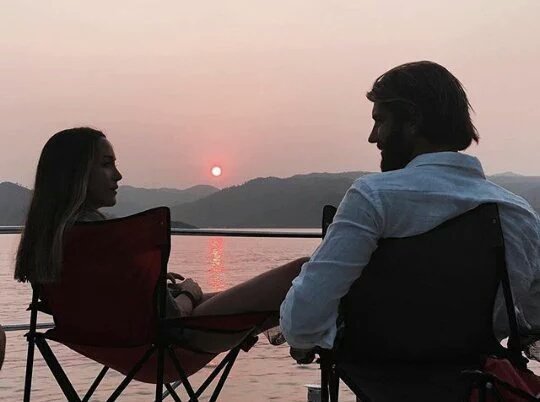 Sadeceserkay's tweet photo. Günün batışı en güzel sizinle olmuş 💙💫 Her daim birlikte izleyin 'Canlar' 🌸 @SerkayTutuncu23 @CansuKaniskan https://t.co/hcA2v5Fm8b