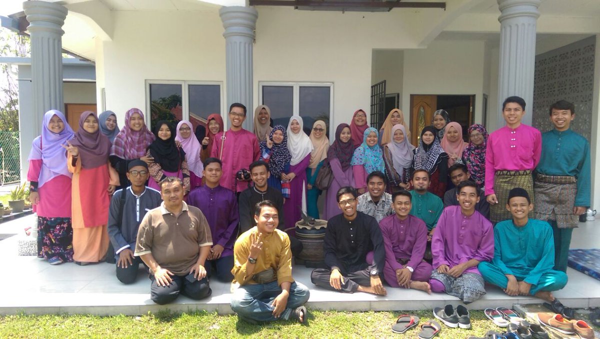 PEPIASOfficial's tweet photo. #KERENGGA harini rumah pertama dirumah kak soffea kat kuala kubu bharu. https://t.co/38pg8gSRNg