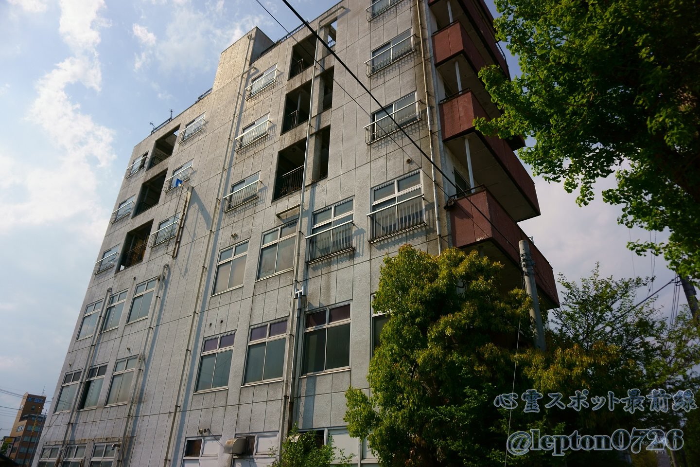 れぷとん 心霊スポット最前線 半bot 群馬心霊スポット No 1158 前橋の幽霊ビル 群馬県前橋市大友町３丁目にある廃 ビル 正式名称は 大友ビル 居住していた女性が腐乱死体で発見された 様々な怪奇現象が起こる などの噂がある 上階は鳩の