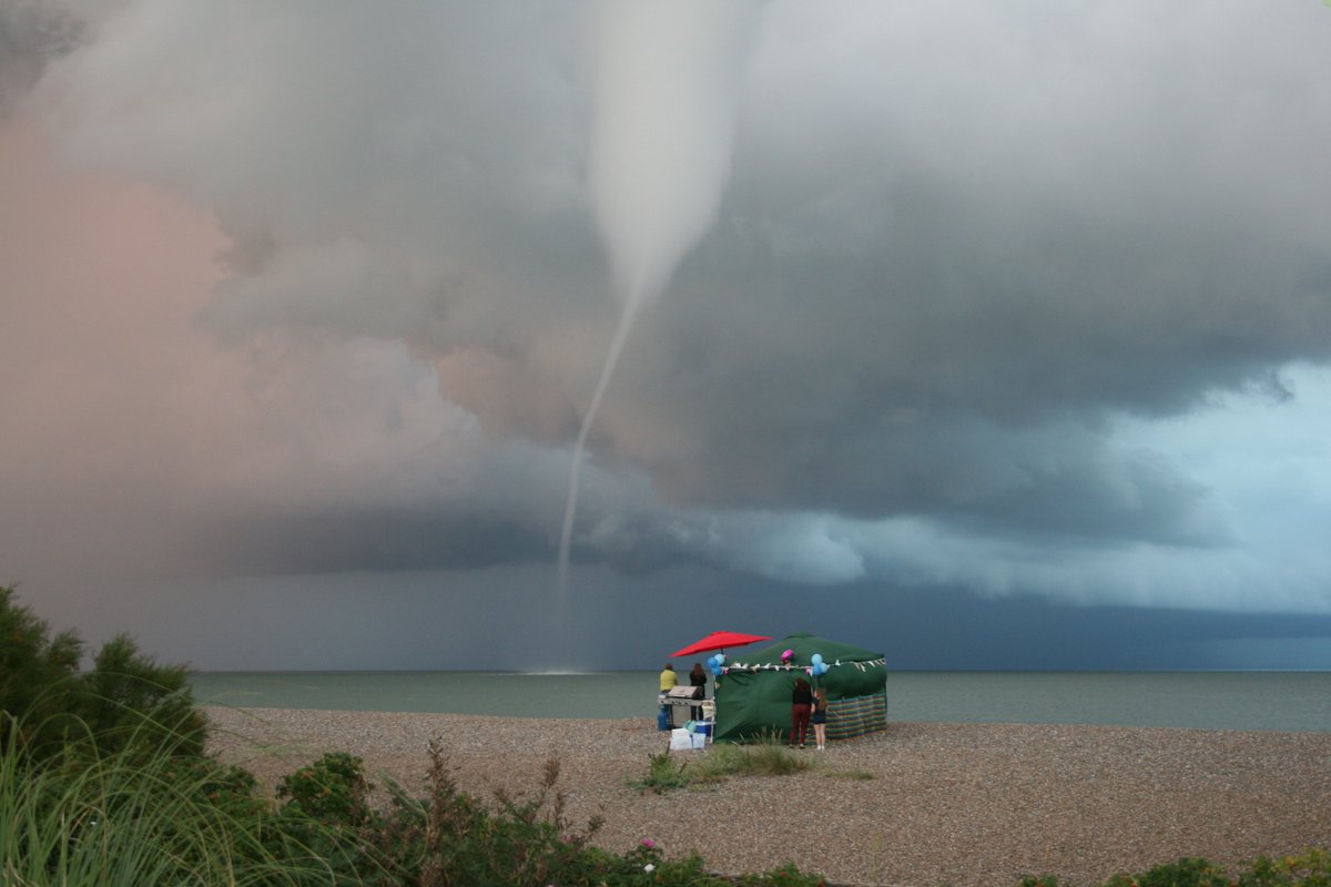 MatthewTreats's tweet photo. High summer in Suffolk... https://t.co/dMPARxPg9J
