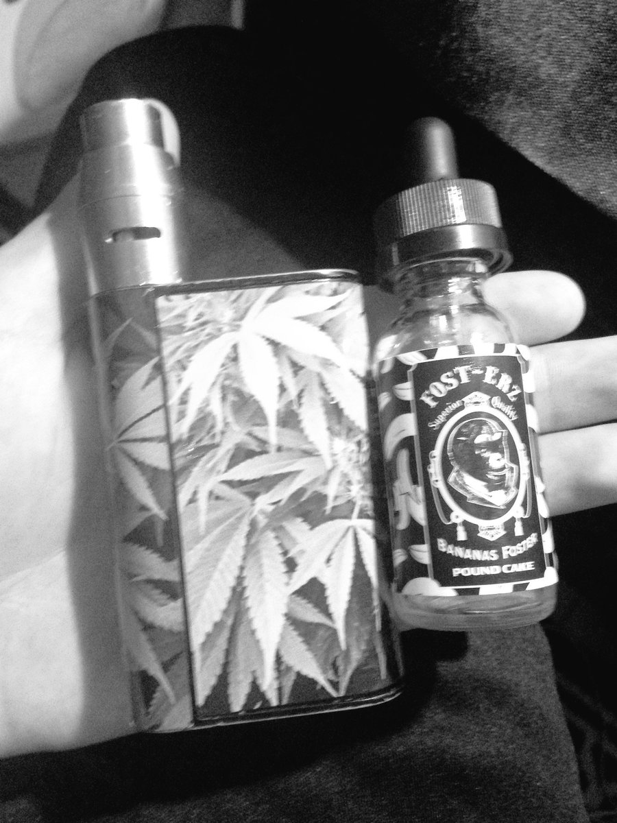 VapeFeanAdam's tweet photo. Today's handcheck #vapeporn #vapelife #vapecommunity #vapefam #kbox200 https://t.co/5asBn5iOeE