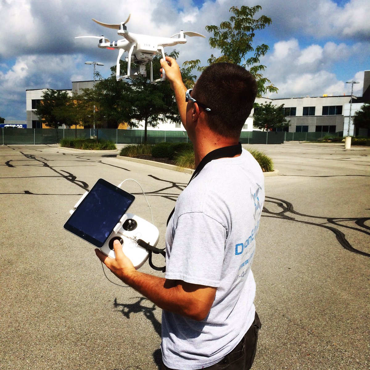 DronEyeImaging's tweet photo. Out for a Sunday fly! @DronEyeImaging @BPfaehler #droneyeimaging #flyinfiana #indianapolis #drone #photography https://t.co/ngXNzH2icK