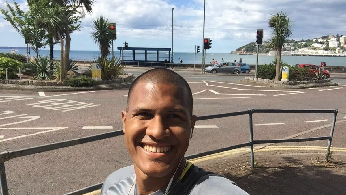 salorondon23's tweet photo. Discovering the English coastline on a nice stroll in Torquay. Have a great Sunday everyone! 👍⚓️🌴 https://t.co/djfjRTvWXR