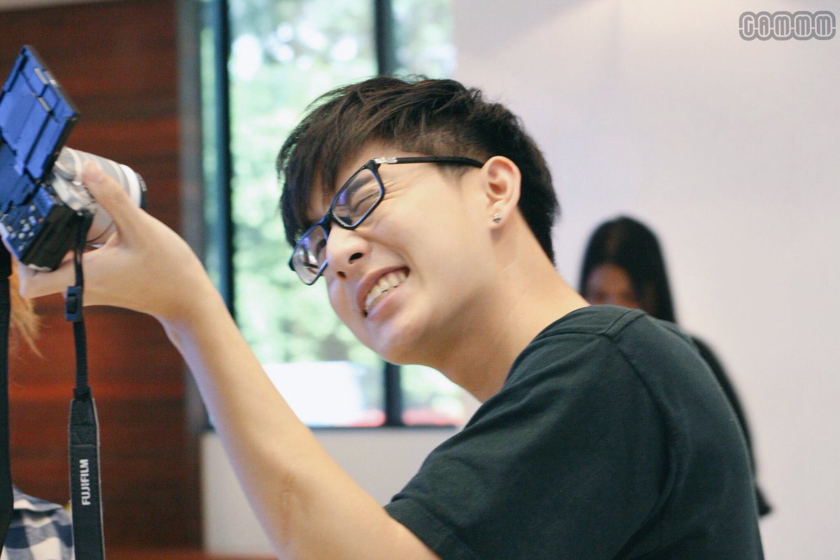 พี่ท๊อปคุยกับกล้องได้เรื่องว่ายังไง ไหนเล่าสิ😂 #พี่ท๊อปเป็นคนตั้ลล้าค <a href="/ToptapPlaych/">ณภัทร โชคจินดาชัย</a>