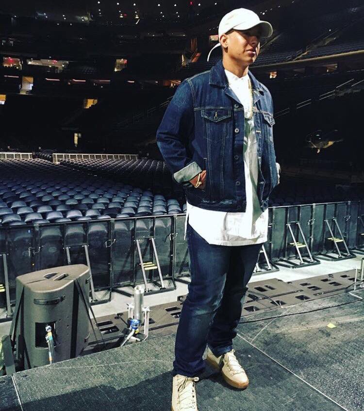 PremiosTuMundo's tweet photo. .@daddy_yankee sabe que ustedes lo van ayudar a ganar 'Artista Urbano Favorito'. Entra a --> https://t.co/N3jL4ct2fX https://t.co/uSyrFufWvG