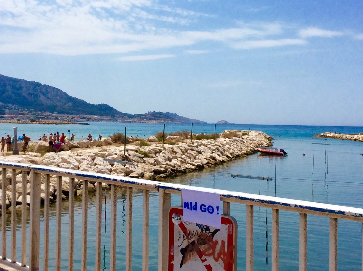 VGCU84's tweet photo. A #Marseille c'est l'été, il fait chaud, on part au bord de l'eau pêcher les #MLDGo... #LOMCestNous https://t.co/Whx5KFJSsC