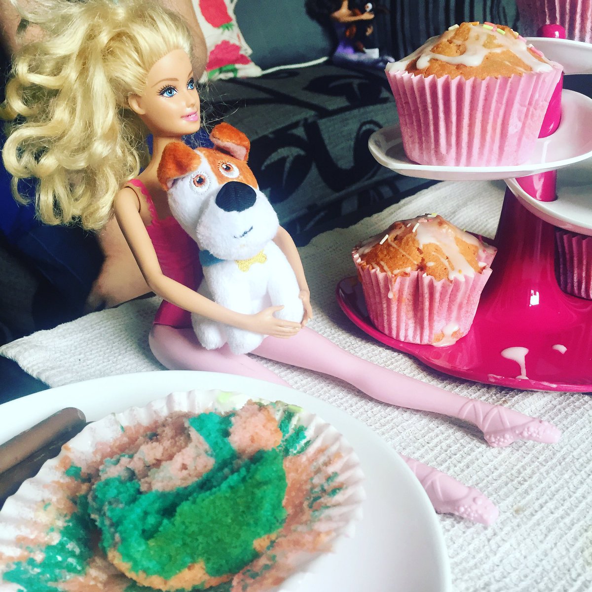 EviesKitchen's tweet photo. Pink and teal cupcakes with Barbie &amp; Max from #SecretLifeOfPets https://t.co/c539of5W5Q