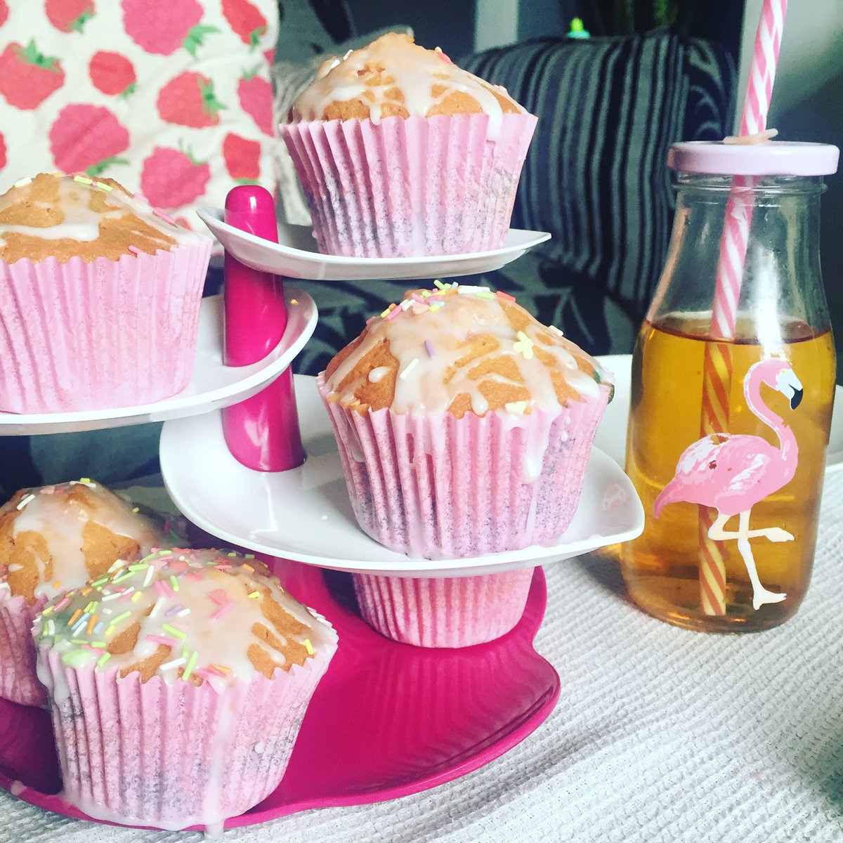 EviesKitchen's tweet photo. Pink and teal cupcakes with Barbie &amp; Max from #SecretLifeOfPets https://t.co/c539of5W5Q