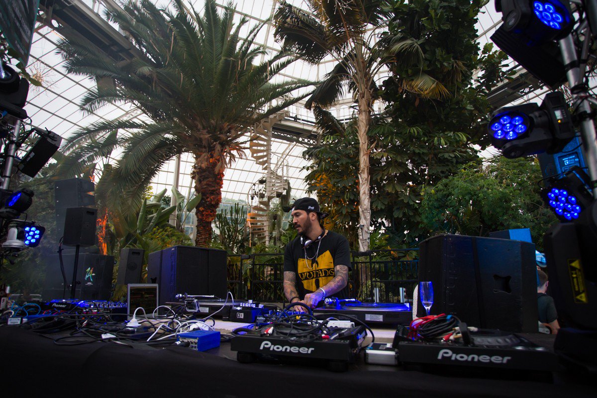 Getintothis's tweet photo. Yousef brought House Nation to #LIMF16 alongside a stellar cast at Sefton Palm House: https://t.co/OTfAfjuAJ5 https://t.co/fz674So0LC