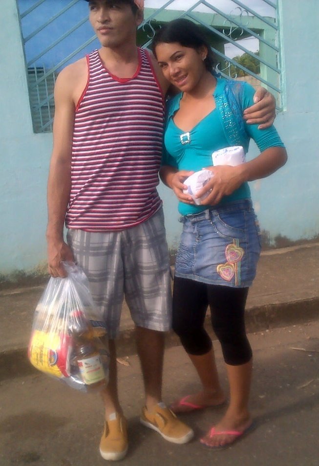 BelenDuran8a's tweet photo. SibciGuarico: Avanza distribución soberana de alimentos en Vicario III Los Mereyes en #CalabozoGuarico los #CLAPSo… https://t.co/9bcNp1cITG