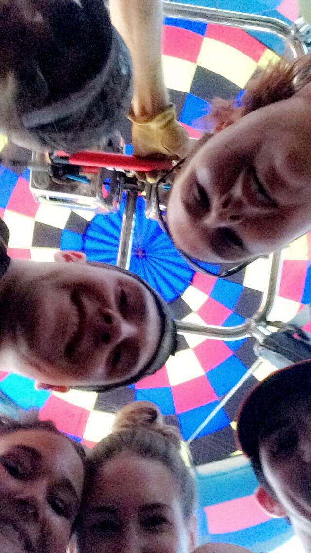 mikaylakennell's tweet photo. Rode in a hot air balloon, kissed my honey, and listened to good music #JakeJam2016 https://t.co/VkBRyW3fi3