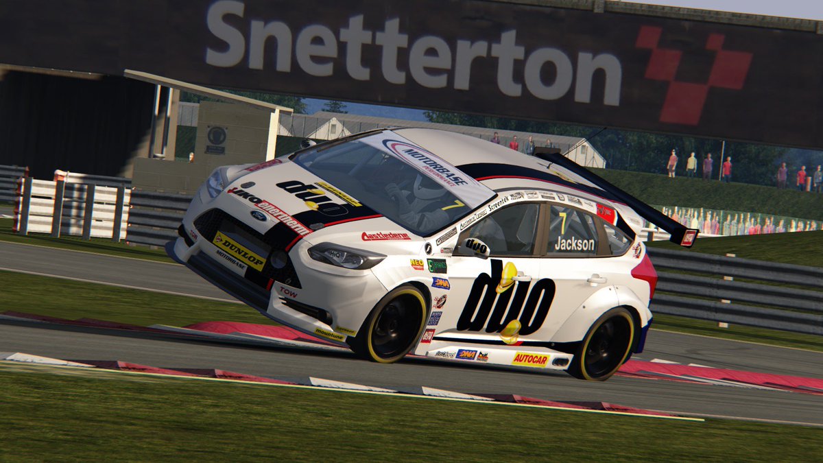 BTCC_Fordman's tweet photo. @CRASH_NET @mat_jackson @Motorbase  Matt Does it in real life, I do it in sim racing, same corner https://t.co/MRLweTBENi