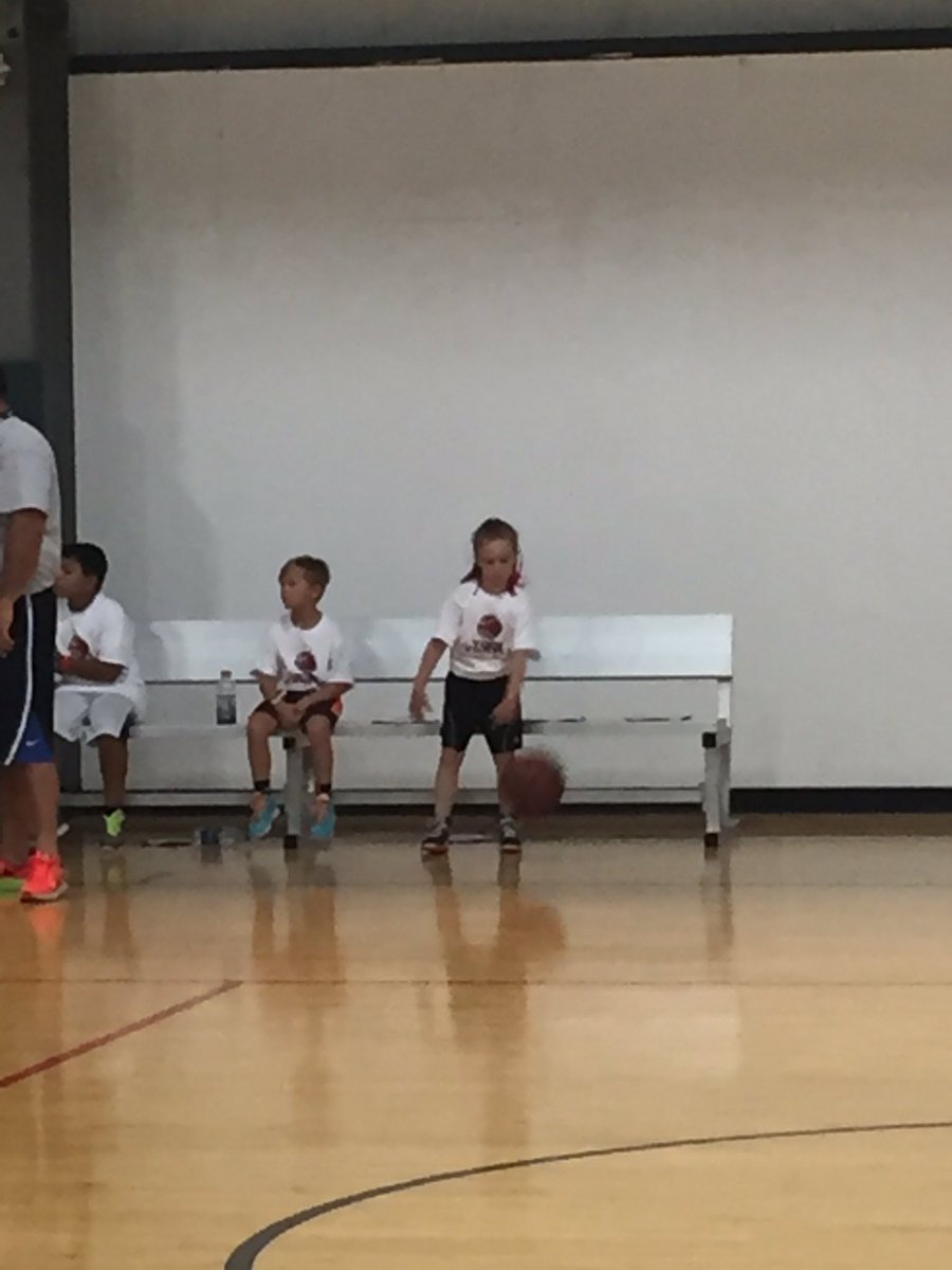 willh79320's tweet photo. #experience @YogiFerrell11 @procamps can't stop practicing drills learned gettn 1% better each day https://t.co/3BpKTKz3P7