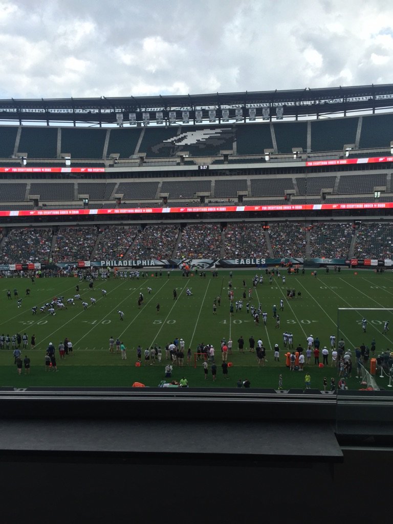 CenterStage67's tweet photo. Nice view at the Linc! #EaglesTC #OpenPractice https://t.co/9gJbuJOWaK