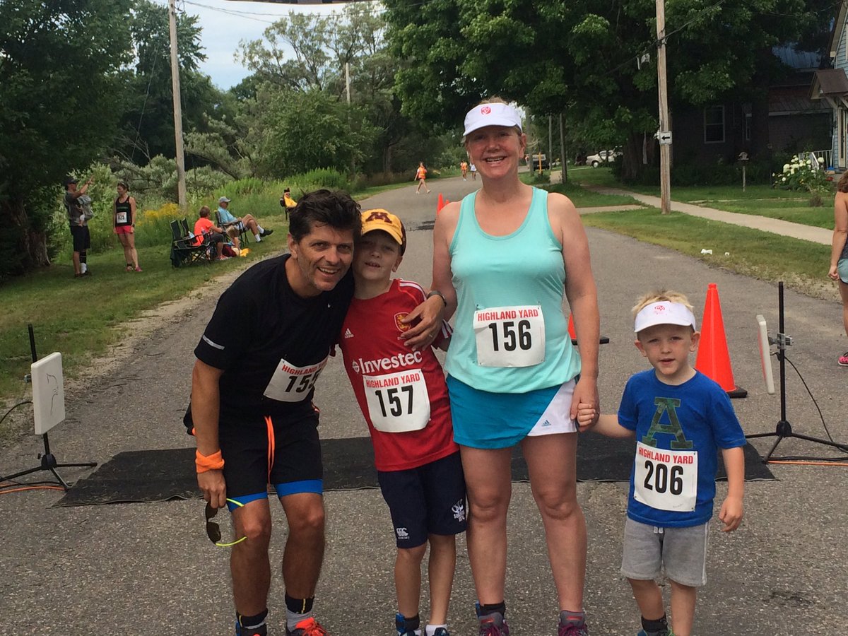 fitchy9's tweet photo. #teamfitch all the way for the #highlandyard run in Minden. A lovely run :) https://t.co/mQPVZpnvS0