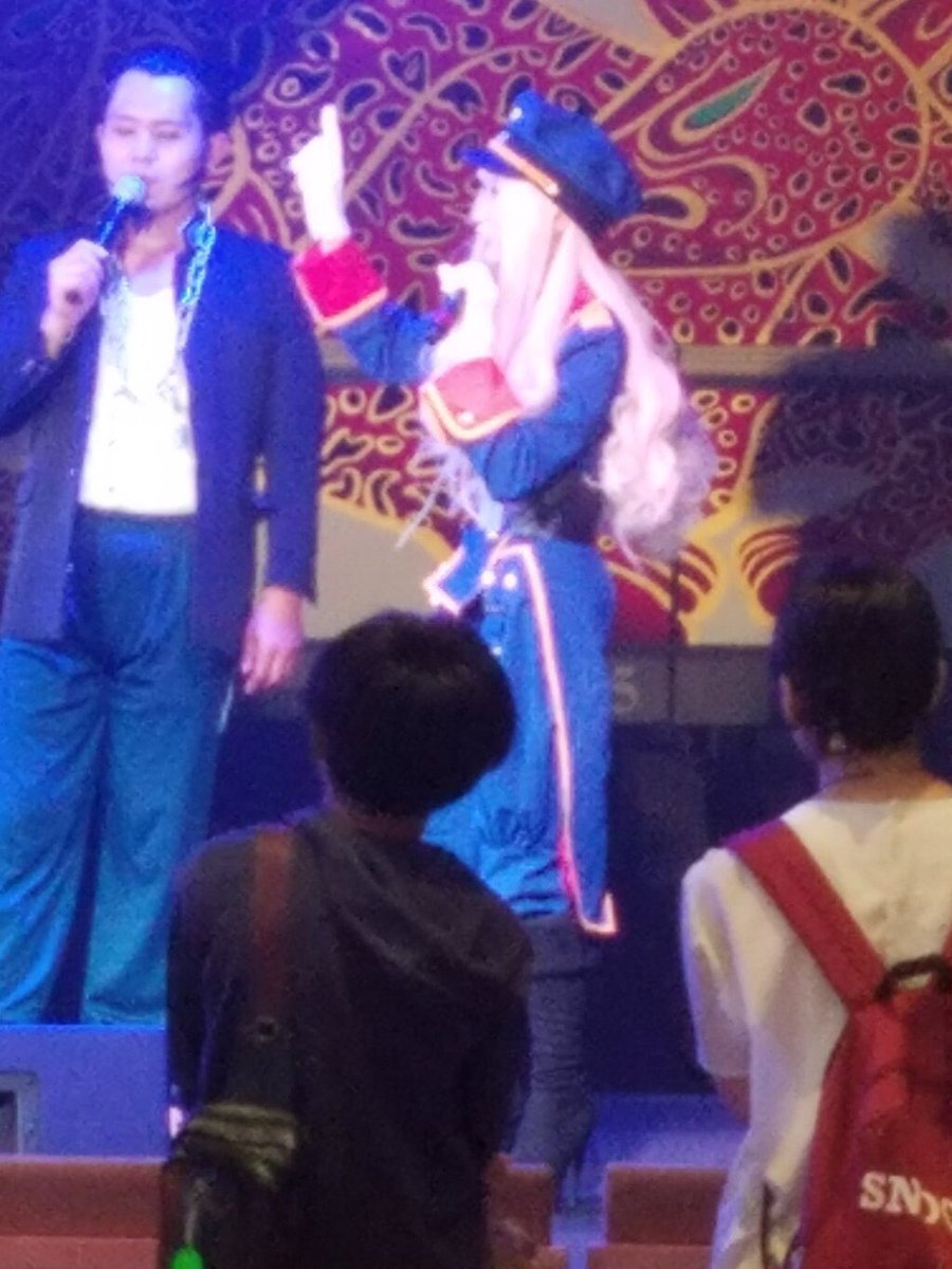 chamomile_chami's tweet photo. 【コスプレイメイトフェスティバル】
イベントお疲れ様でした！MCうなまるさんとトークしてるステージのお写真いただきました！ありがとうございます！みなさんイベントは楽しんでいただけましたでしょうか？
#コスプレイメイト #イベント https://t.co/znqGOqEw5S