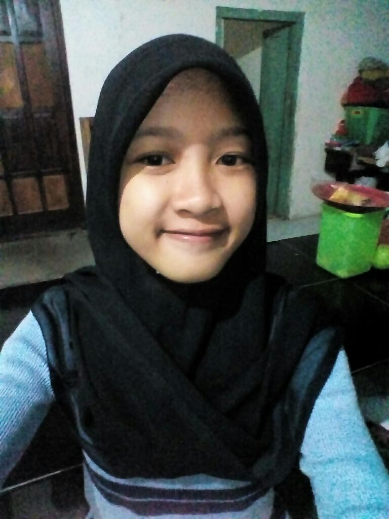 putrinovianti34's tweet photo. Kebahagiaan datang dari hati yg tulus, bukan dari senyum yg dipaksakan https://t.co/P5JJ5rBo5X
