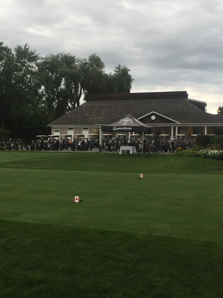 PhilKavanaghIGC's tweet photo. My team has everything organized for moving day. Expecting the tee to be very busy today. #ccweekend https://t.co/1n6U2XENq2