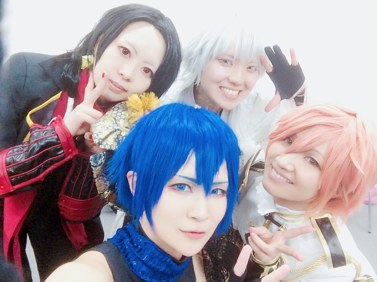 izumi_mikado's tweet photo. コスプレイメイトフェスティバル②

うさみけパイセンと！歌もダンスもキレがあって可愛いらしくて素敵でした！また8/21のCCCでお会い出来るのが今から楽しみです♪
桜梅桃李さん！刀抜くたびに女子の歓声を一身に浴びていた刀剣男子達´` https://t.co/7DYSOJUB52