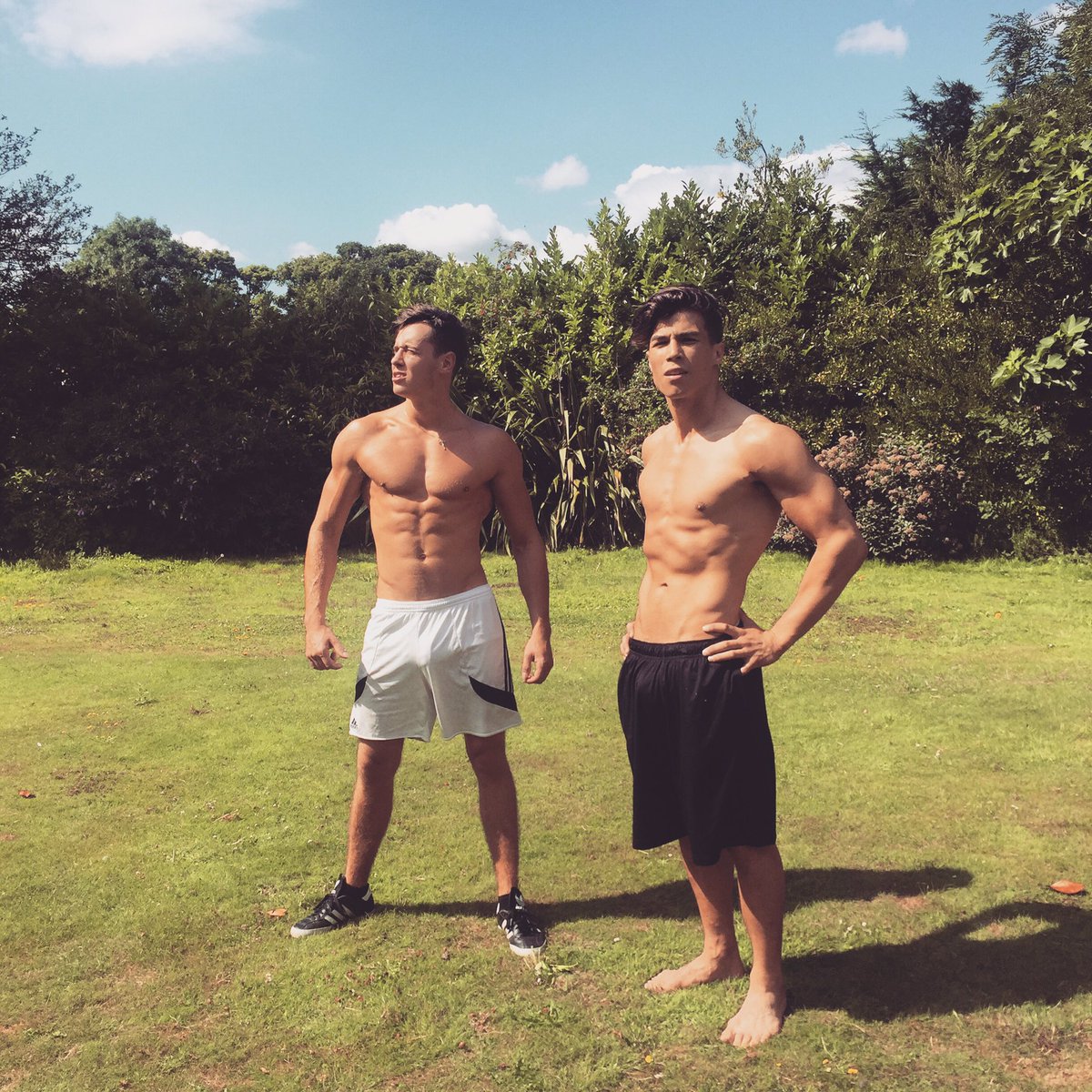 lewisandlacey's tweet photo. HIIT the roof 💪 #Workout https://t.co/vmZ8auxWmz